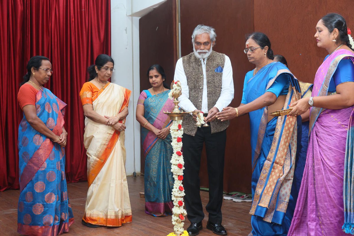 VC_SIMATS's tweet image. Some glimpses of the Induction program of the 42nd Batch of BSc Nursing Saveetha Institute of Medical and Technical Sciences -SIMATS on 18th August 2023!