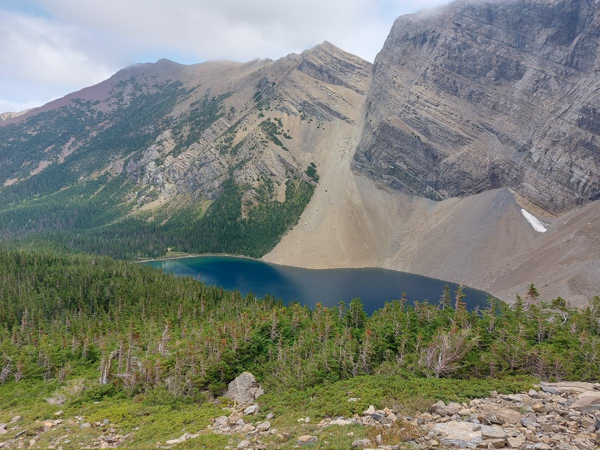 yogarose2's tweet photo. @TheCageySea Hoe boutique this for a fishing spot? Carthew-Alderson Lake Trail in Waterton. Plus a very cool rock! https://t.co/WgapSUfRCh