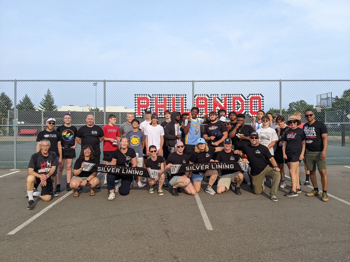 DC_SilverLining's tweet image. Today the #DCSL #voLoonteers supported the 2023 Central Honors #PhilandoCastile with the @RedLoons &amp;amp; @buckethatsmn  

Thanks to who participated!

Over the years, set up and tear down seem to get smoother but today was the fastest yet with help from the Central HS football team!