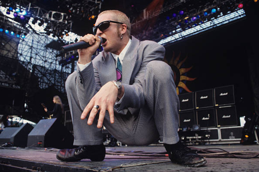 crockpics's tweet photo. Layne Staley at the Lollapalooza Festival, 1993. Photo by John Lynn Kirk. https://t.co/rfgYMKzJEB