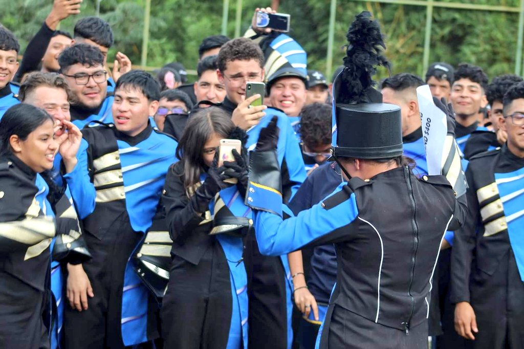mayrazetino's tweet photo. Gracias estimado Alcalde Álex Cabrera por la invitación a tan bonito evento de bandas en su municipio, la pasamos genial en Talnique. 🎼🥁🎷🎺 https://t.co/rUClqRE7My