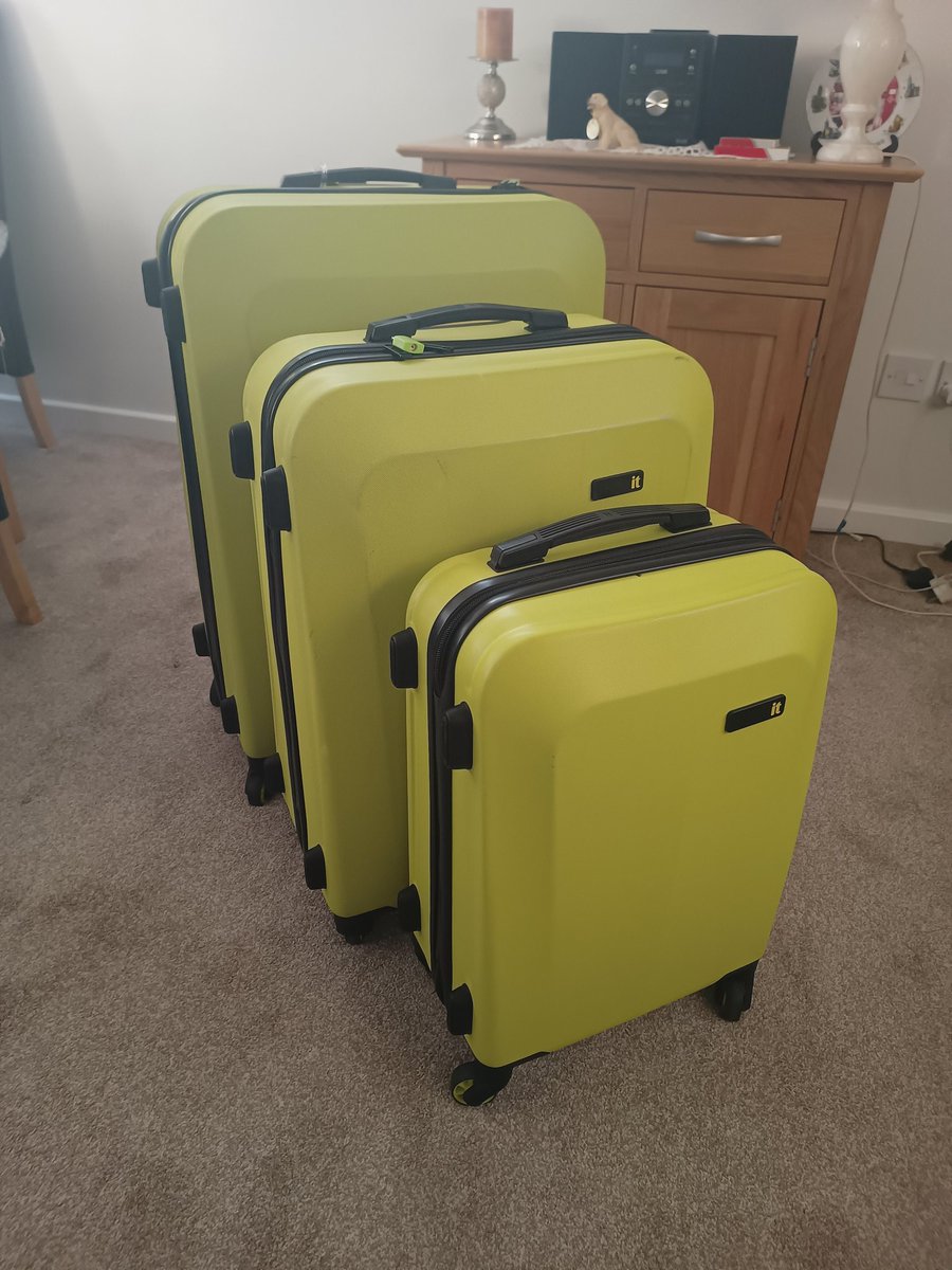 MrSchreiberGeog's tweet photo. 🇸🇨🇸🇨 Seychelles ready 🇸🇨🇸🇨 International teaching career starts now! ☀️😎😬🙌 #Geography #geog #geographyteacher #seychelles #igcse #cambridge #alevel https://t.co/2cFSXryZuV
