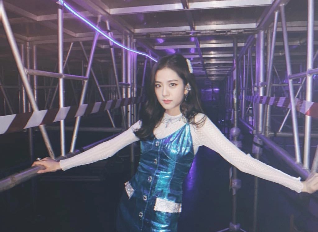 𝙻as #𝚋ás𝕥𝐢ﮩ٨ـ·𓈒︎𝐭unǝs mientras más suenan más me van enamorando y no es para menos ♡ pues se trata de una canción tan hermosa que cualquiera caería ante ella así que no duden en hacerle espacio en sus playlist de 𝚋ops, 𝚢a saben! 

𝒄up𝕚d 𝑖s ❀ 𝑚iwako!