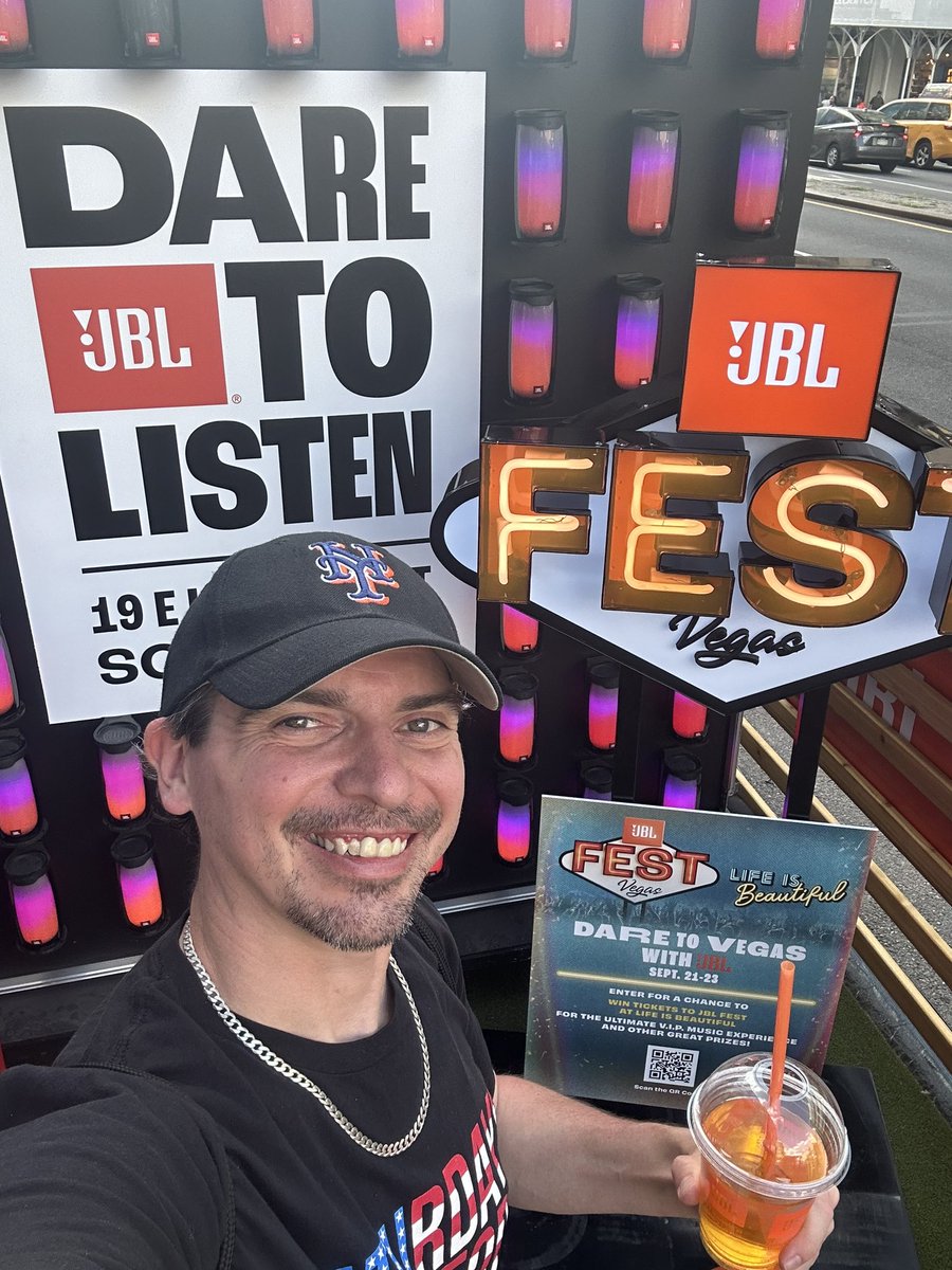 Awesome @JBLaudio pop up this weekend in Manhattan! What a great time it was! #DareToListen