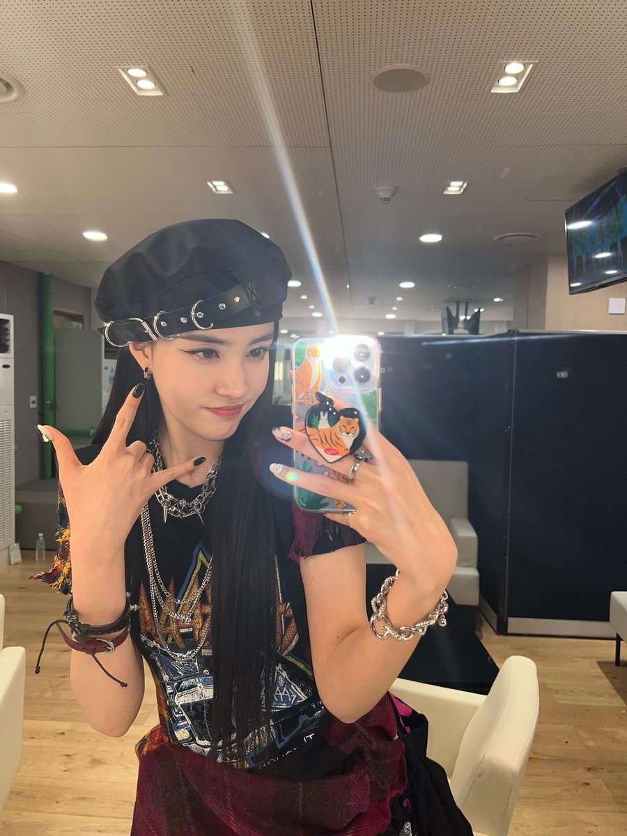 La más bonita está gritando por el #𝑡a𝕤teで𓈒࣪·𝚙o͠rc𝕖ᥣa𝐢n con todo el amor a las bomnitas <a href="/porcestagram/">𝚙ōrce𝐥ain ◌◞✿ 𝒇eels !</a> vengo a gritarles por otro #𝙳ri͠nk𓊆たび𓊇𝐰·𝕦s con fotito dark a la #𝑑ollʼ𝓼ᆺ𓈒࣪𖥔࣪𝚙α︪︩r𝕥𝚢 hasta que se acaba la noche 

   can'𝑡🌷! #𝔄𝚀ūa