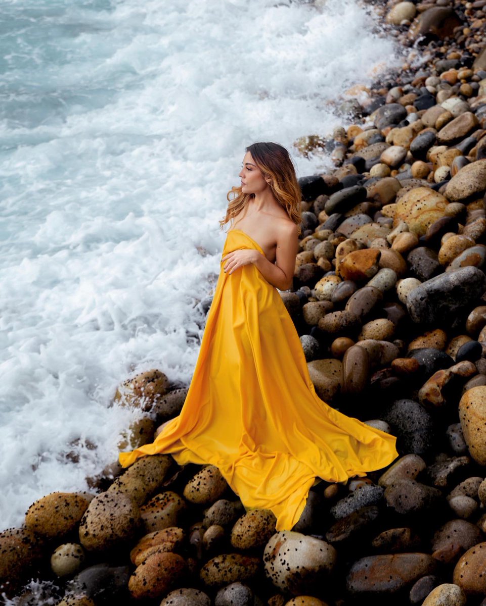 DanielCarranza_'s tweet photo. Entre olas, piedras y caracoles, así fueron las fotos con Fabiola Ponce 📸🌊 en #Acapulco https://t.co/kDiSIedpfe