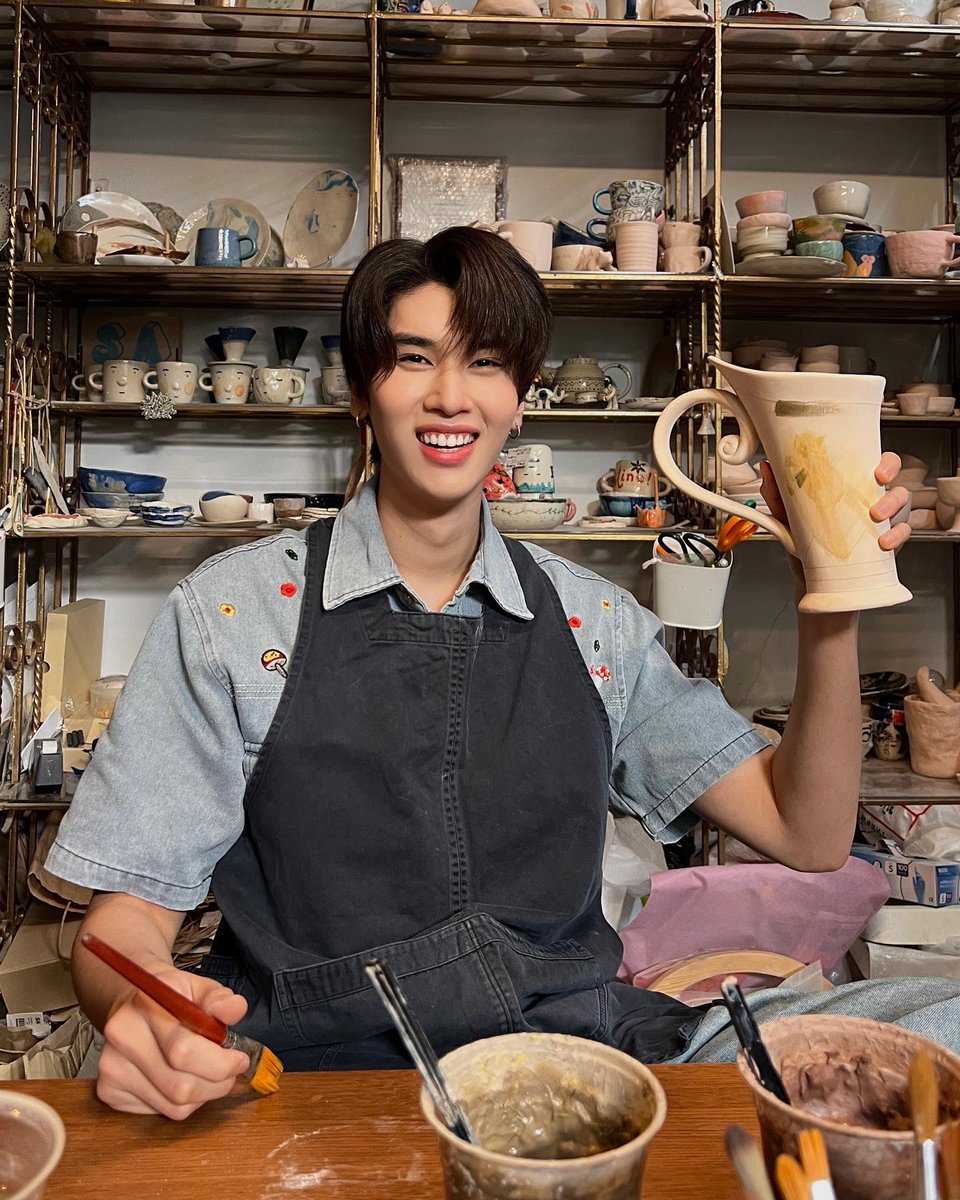 dunknatachai's tweet photo. ARTIST BOY 👨🏻‍🎨 https://t.co/G1XZRSpcay