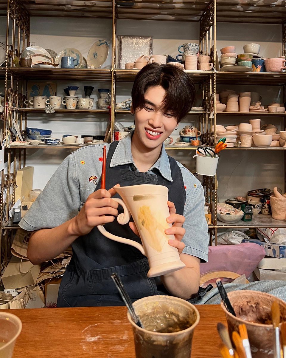 dunknatachai's tweet photo. ARTIST BOY 👨🏻‍🎨 https://t.co/G1XZRSpcay