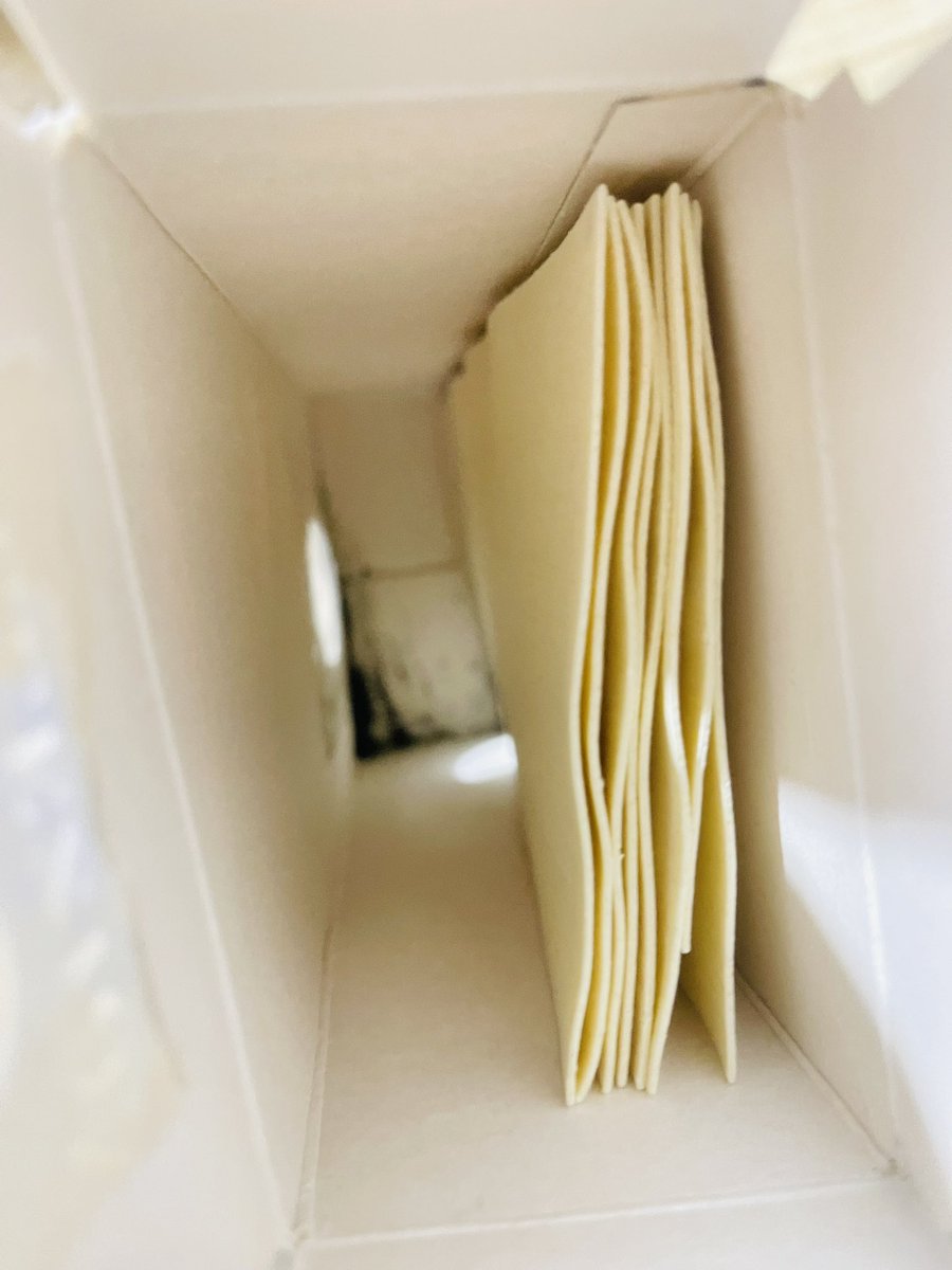 Charo78's tweet photo. @BarillaMexico deberían considerar envolver en celofán las cajas de pasta para lasaña….  Toda la pasta con moho al fondo https://t.co/HyYJPTV1bR