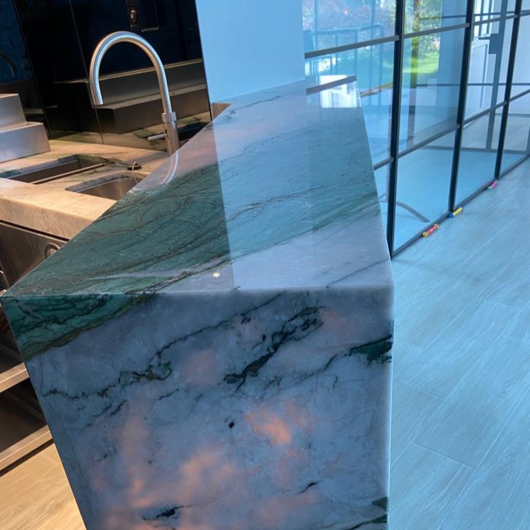 Dawnvale's tweet photo. Here is a stunning home bar we have just completed. We absolutely love seamless quartz frontage.
This is absolutely a dream bar, fully specced out with everything a bartender would need!
#Furniture #HomeBar #Bars #BarBuild #Showroom #ElegantDesign #BarFitOut #BespokeFurniture https://t.co/QtDDUuSV37