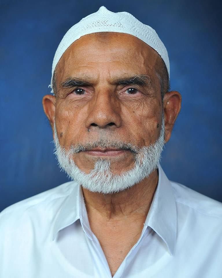 qasimibrahim's tweet photo. اِنَّا لِلّٰهِ وَاِنَّااِلَيْهِ رَاجِعُوْن
ރާއްޖޭގައި ދީނީ ތައުލީމު ފެތުރުއްވުމުގައި މުހިންމު ދައުރެއް އަދާކުރެއްވި ޝައިހް އުސްމާން އަބްދުﷲ އަވަހާރަވި ޚަބަރު އަޅުގަނޑު އެހީ ނުހަނު ފުން ހިތާމައާއި އެކުގައެވެ.  ޝައިހް އުސްމާން ޢަބްދުއްالله އަކީ ޒަކާތާބެހޭ އޮފީހުގެ އިތުރުން، ޑިޕާޓްމަންޓް އޮފް ރިލިޖަސް އެފެއާޒްގަޔާއި މިނިސްޓްރީ އޮފް ޖަސްޓިސް އެންޑް އިސްލާމިކް އެފެއާޒްގަޔާއި އިސްލާމީ ކަންތައްތަކާބެހޭ އެންމެމަތީ މަޖިލީހުގައި ދިގު މުއްދަތަކަށް ހިދުމަތް ކުރައްވި، ހިތްތިރި ޚުލްޤުހެޔޮ ޝަރަފްވެރި، ޢިލްމުވެރިއެކެވެ. 

މާތް اَللّٰهُ މައްޔިތާގެ ފާފަ ފުއްސަވައި ހެޔޮރަހްމަތް ލައްވައި ސުވަރުގެ މިންވަރު ކުރައްވާށި! ޢާއިލާއަށް ކެތްތެރިކަން ދެއްވާށި!  آمیـــــــــــــن
