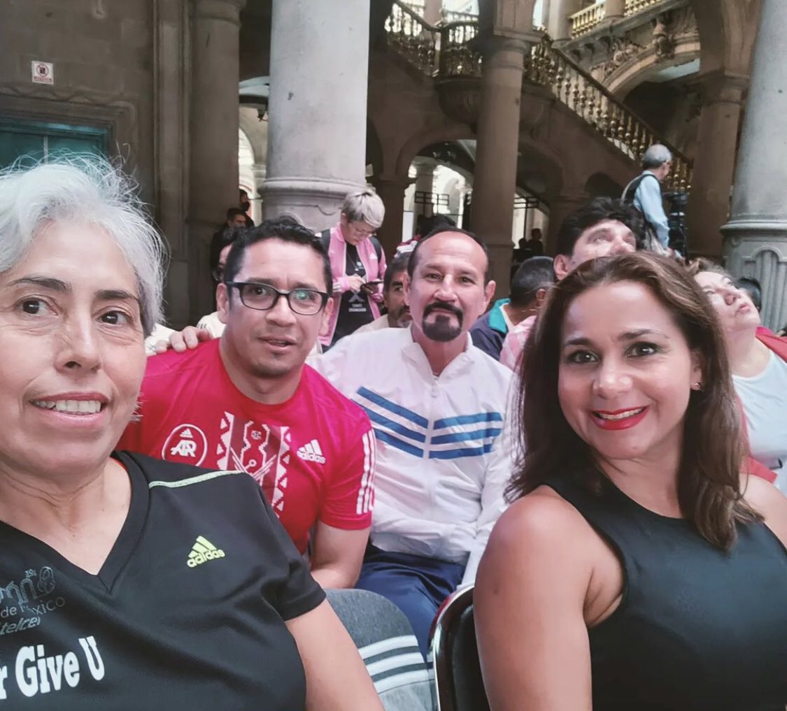 RicardoMch10's tweet photo. También fui invitado a la conferencia del @MaratonCDMX con el jefe de Gobierno,Gracias @RaulParedesP 🤗 @AsicsMexico #AquiYaSeCorrio
#YoElegiCorrer #FalconsRunners  @FenixRun_Mexico @ComuniRunners #EntreRunners #CalaveraRunners 
@pasion_running @ManicomioRunner  @AcaRunners https://t.co/Kalqc2f8vs