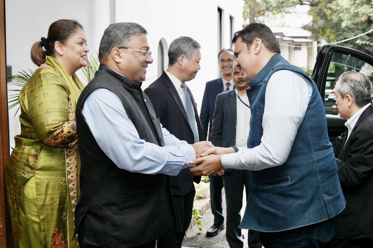 Devendra Fadnavis tweet media