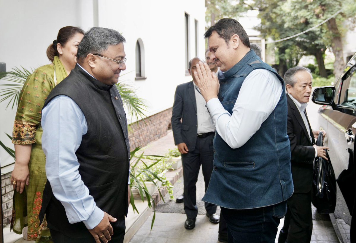 Devendra Fadnavis tweet media