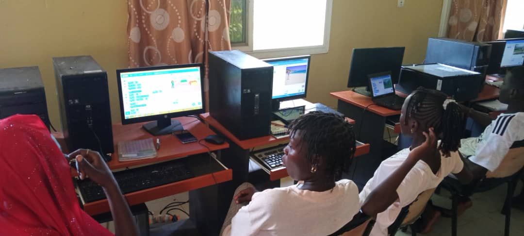 forcensenegal's tweet photo. Démarrage de la formation en programmation visuelle et initiation à la robotique au BST de Sokone.
L'activité entre dans le cadre de la préparation de la semaine des sciences prévue du 19 au 23 septembre 2023.
#forcen #MastercardFoundation #unchk_sn #stemd #kebetu #education https://t.co/qGpCD7wvik
