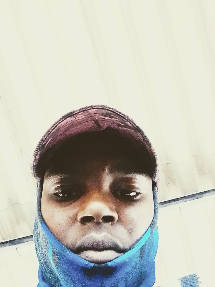 😷