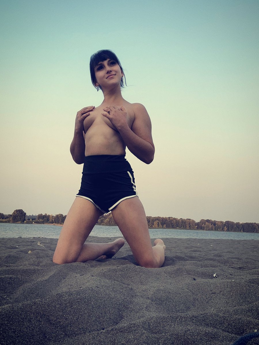 GreatestKatya's tweet photo. The crowds have scattered…

and the golden light of the setting sun dances its final tango…

and opens the stage to night. 

#pdx #pdxsummer #sexy #brunette 

#katyathegreat #katya https://t.co/WFcwQUDDzr