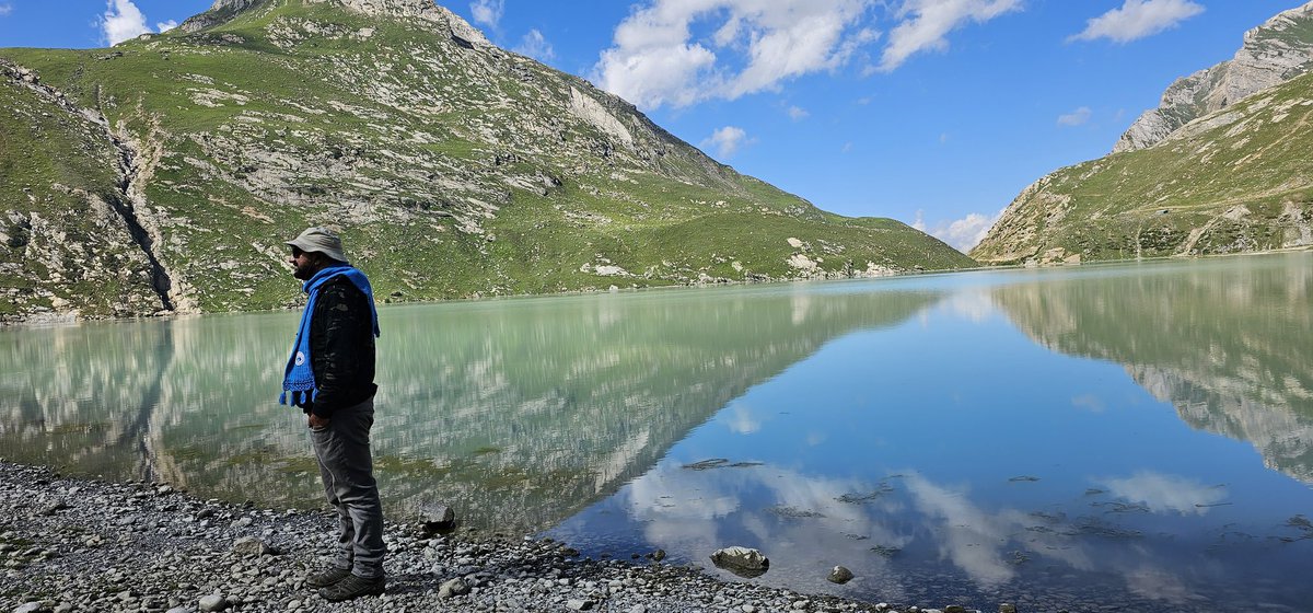 Thakurss111's tweet photo. #ShriAmarnathJiYatra2023 

Magnificent Sheshnag Lake at a height of 12000+ Feet  with stunning natural beauty and tranquil surroundings.
According to Hindu mythology,
Sheshnag Lake
boasts a rich history and mythological significance and
 is believed to be the abode of Lord Shiva. It is said that he took refuge here while escaping from the demon Bhasmasur. The lake is also considered as a sacred site and a pilgrimage destination by many devotees. It is believed that once Lord Shiva visited this place with his consort Parvati and their son Ganesh. One myth claims that the lake has no bottom and leads directly to the Patal Lok. Another legend suggests that it was created by an ancient serpent God named Sheshnag who spreads its hood over Mount Kailash, where Lord Shiva resides. While these myths add mystique and allure to the already magical surroundings of Sheshnag Lake. Nevertheless, Sadhus, Devotees of Lord Shiva and locals continue to pass on these legends through generations as part of their culture and tradition. Regardless of whether you believe in its mythical origins or not, one thing remains certain – Sheshnag Lake- continues to attract people from all walks of life. 
@ShriSasb 
@OfficeOfLGJandK 
@tourismgoi 
@DivComKash
@SyedAbidShah 
@dr_piyushsingla 
@JandKTourism 
@JammuTourism 
@AnupSoniIFS 
@mingasherpa 
@diprjk