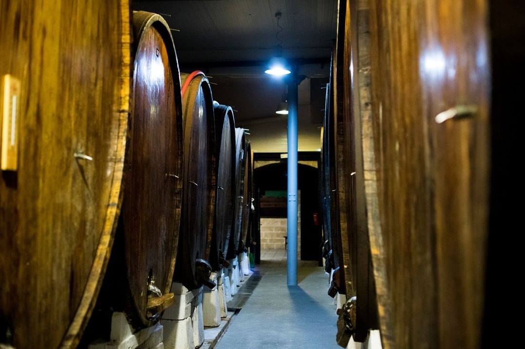 🍏🍎 En la Sidrería Bereziartua encontrarás tres zonas de kupelas. Dos de ellas con kupelas de madera y fibra de vidrio y la última con kupelas inoxidables.