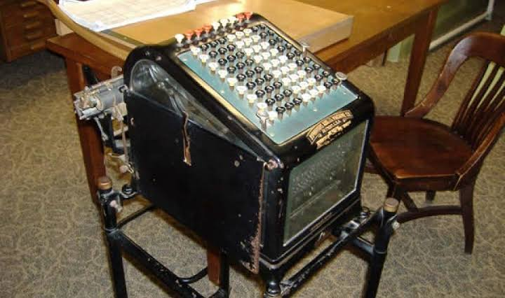 sayan_dey's tweet photo. 21 August 1888 (135 years ago): The first successful adding machine was patented by William Seward Burroughs in the United States.

[2]

#ThisDayInHistory #History #OnThisDay #OTD #AddingMachine #WilliamSewardBurroughs #UnitedStates https://t.co/vcWj8EYfVO