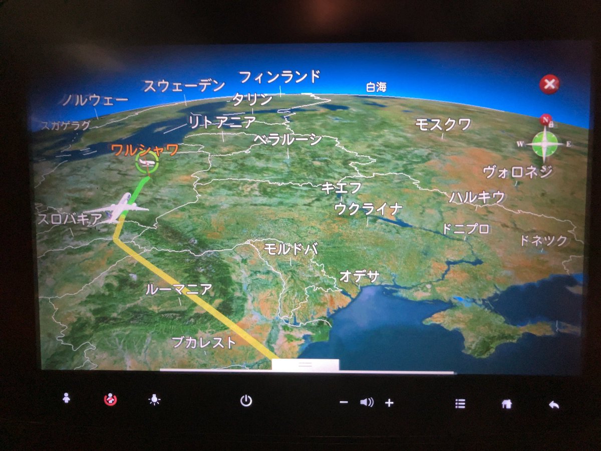 Shin_Yuno's tweet photo. ポーランド、ワルシャワ空港着✈️
ロシア上空を大幅に回避して、ウクライナもギリギリ避ける大回りルートでした。そりゃそうだ。 https://t.co/8rw77hRzVu