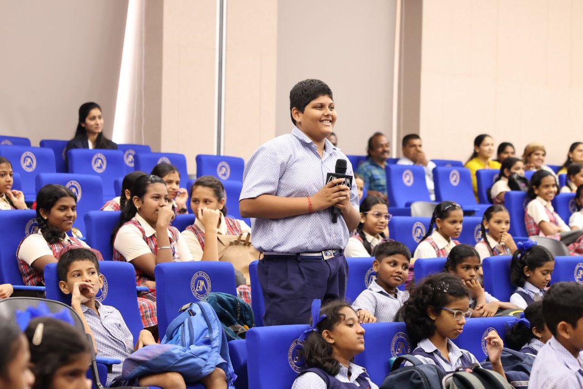 DrPramodPSawant's tweet photo. Launched the Hindi Children's Book 'Kiaan Aur Kapas Ball' developed under a collaborative project 'Cotton Hidden Voices' of Goa Institute of Management and University of Leeds, UK. 

The project is special as it documents the workers’ voices who diligently craft our garments. This project has been meticulously crafted to mirror the significance of the United Nations' Sustainable Development Goals. 

The book takes young minds on an enchanting journey through a cotton field to a final product, a complex procedure in an engaging and story driven manner. The book also encourages students to embrace sustainability principles by showcasing how they can mend, sew, or repurpose their garments, thereby reducing waste.