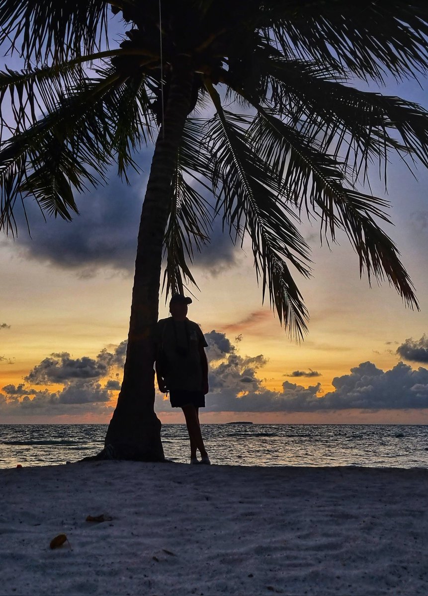 girovagate's tweet photo. Buongiorno girovaghi!
Da qualche giorno siamo alle #Maldive!!
Per la precisione a #Dhiffushi, un'isola abitata dai maldiviani, niente a che vedere con le isole patinate dei resort!
Ve ne parlerò nei prossimi tweet!
#collab #beebemaldives https://t.co/77WMjEm0qu