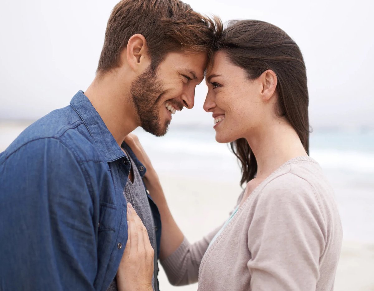 *suena she dont give fo*

los dos mayores retrasados de la discoteca