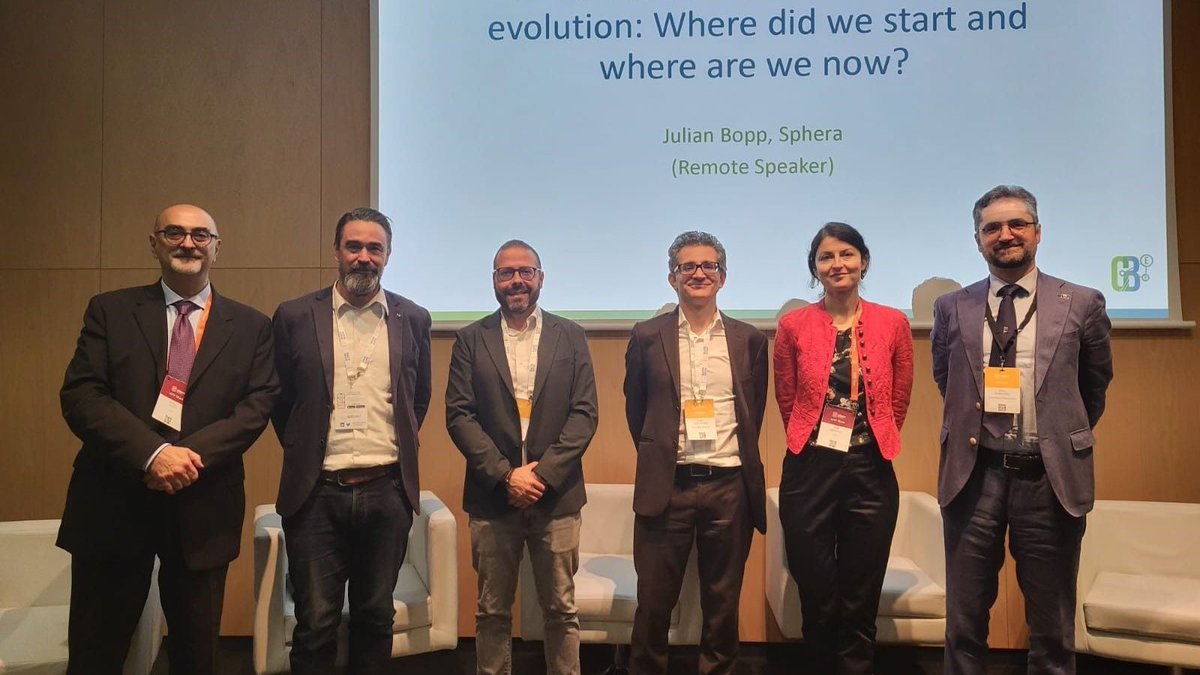 UrbanMobilityEU's tweet image. 📣Now ended, after four years, the @EU_Commission ’s @CleanBusEU initiative has brought together #EuropeanCities, #TransportAuthorities and #TransportOperators with relevant stakeholders to support #CleanBus deployment. Read more&amp;gt;&amp;gt; ow.ly/QT3n50PqC4a #UITP2023 #UrbanPlanning