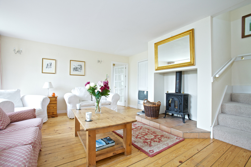 TheHolidayCots's tweet image. Woodturner's Cottage, a lovingly restored former joiner's workshop, stands as a testament to the rich history of Yester Mains' stone-built steading.

🛏️ Sleeps 1-6
theholidaycottages.co.uk/eastlothian/58…

#WoodturnersCottage #HistoricRestoration #EastLothianEscape #RuralRetreat #ExploreGifford