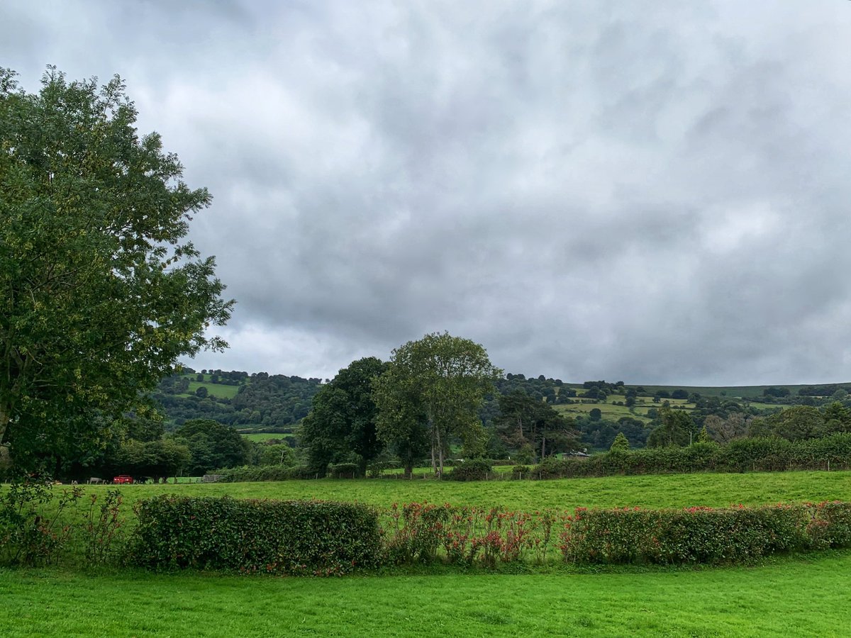 davies_parry's tweet photo. A bit #cloudier this #Mondaymorning in #Abergavenny! @StormHour @ThePhotoHour @ITVWales @Ruth_ITV @kelseyredmore @ChrisPage90 @WeatherAisling @itvweather @S4Ctywydd @metoffice #loveukweather @ItsYourWales #mondaythoughts ☁️ https://t.co/WYPU3skjKM