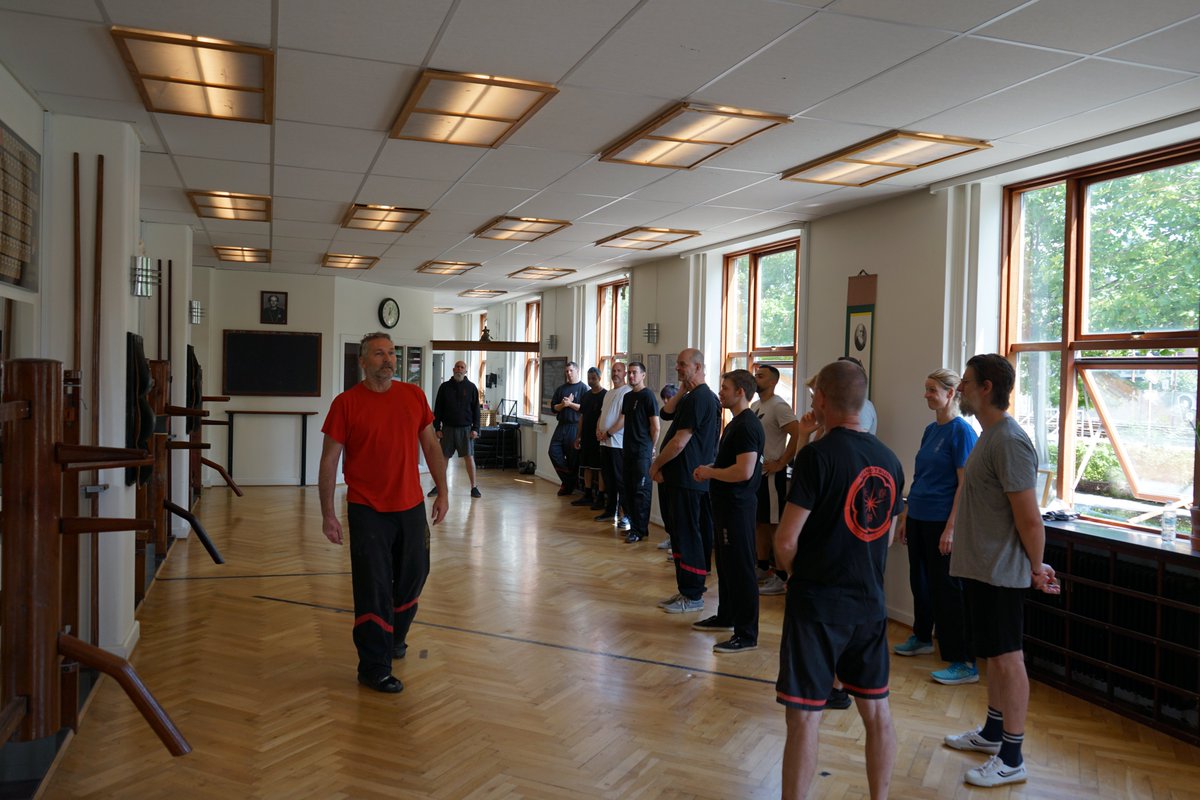 DKwingtsun's tweet photo. Billeder fra søndagens Chi Sau seminar. Godt at se, at mange trodsede Copenhagen Iron Man og kom til Østbanegade for at lave noget rigtigt fornuftigt!
#WT #WingTsun #7Structura #SeptemStructura #WRTScandinavia #WingTsunDanmark #ChiSau https://t.co/5Eix39Ss36