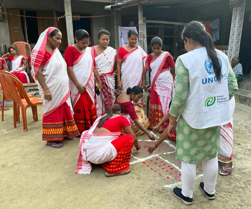 UNOPS_India's tweet photo. Community Leave No One Behind (#CLNOB) is being facilitated by UNOPS in Singimari village, Keyajeni village and Bhanukuchi Village in Assam to ensure #NoOneisLeftBehind. 
@mygovassam @gssjodhpur @jaljeevan_ @mahajan_vini @iamvikassheel @narendramodi https://t.co/kwhLk2DiV5