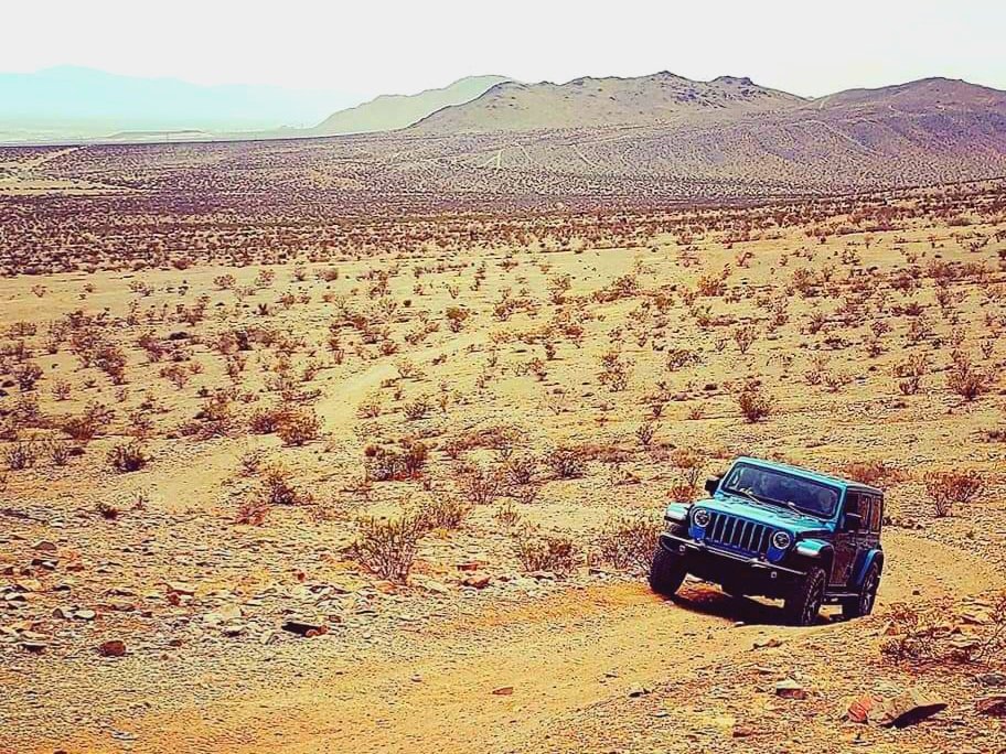 StealthBeth's tweet photo. @Jeep YES!!
#ExploreEverything
#StoddardValley #CAdesert
I grew up riding/racing dirtbikes in the CA deserts. Roadtrips to my hometown of #HB require desert rides!
#Jeep #Rubicon #Wrangler https://t.co/Of69qy94ub
