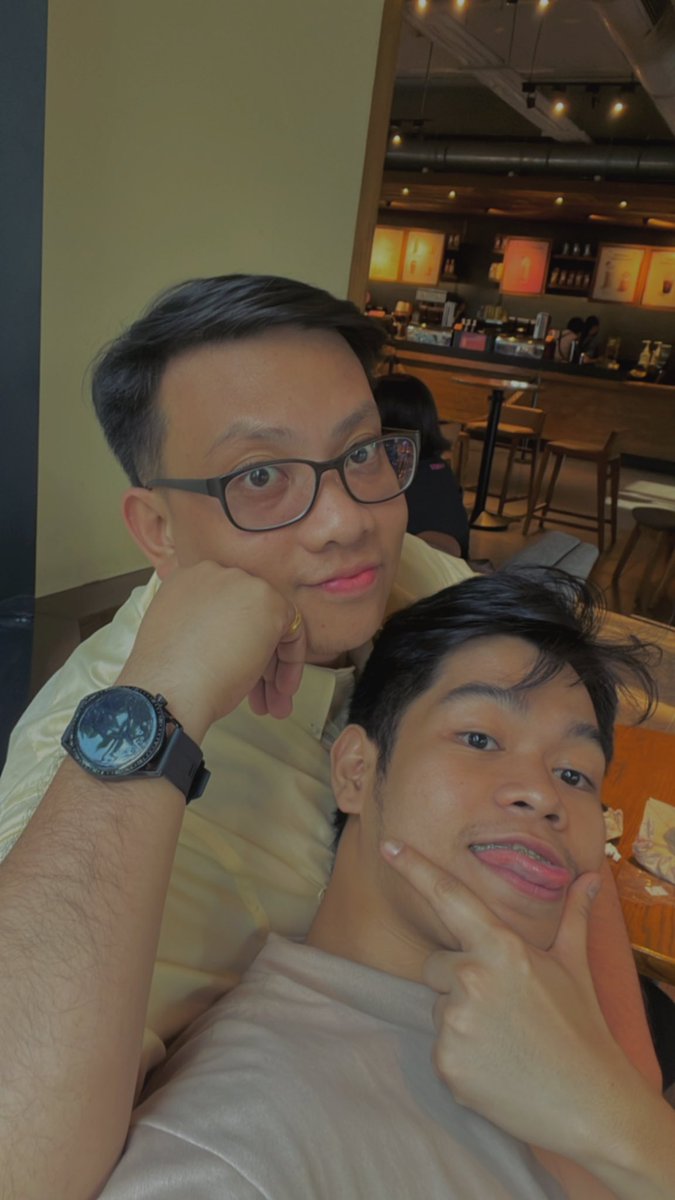 acelodronio's tweet photo. Besties since 2016. 😘 https://t.co/wlB37uMltJ