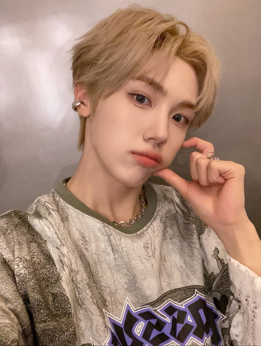 쏟아지는셀카폭탄에몸둘바를모르겟어…