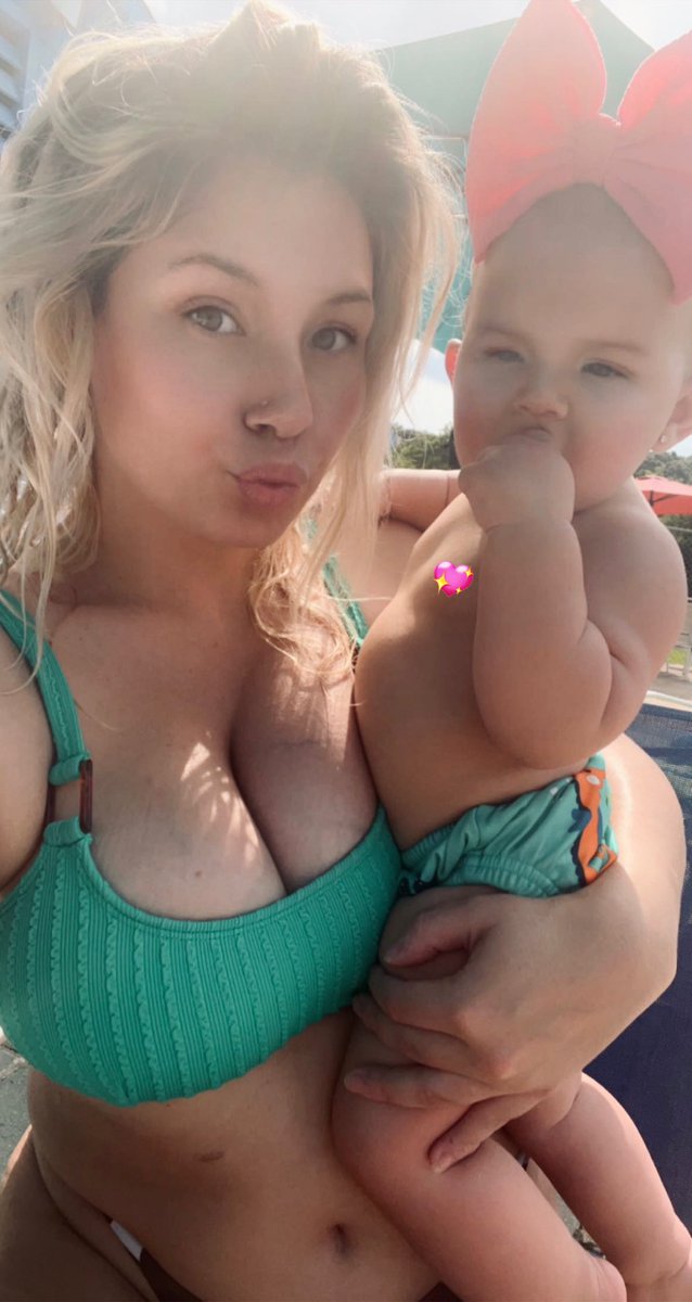 Victoriafundy's tweet photo. no one talks about how hard it is to accept and love your body with all the changes after having a baby. but seeing my body and my “imperfections” beside my babygirl, makes me realize it’s all worth it &amp; my body is gorgeous now 🖤 https://t.co/Crfn24OMfj