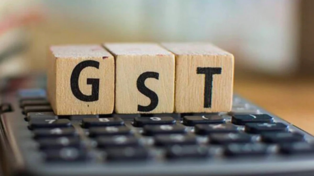 Moneymintfm's tweet photo. The government's upcoming GST incentive program aims to boost bill requests by offering lotteries worth Rs 10 lakh to Rs 1 crore, discouraging tax evasion, enhancing transparency, and elevating tax compliance. https://t.co/srtTS71kxd