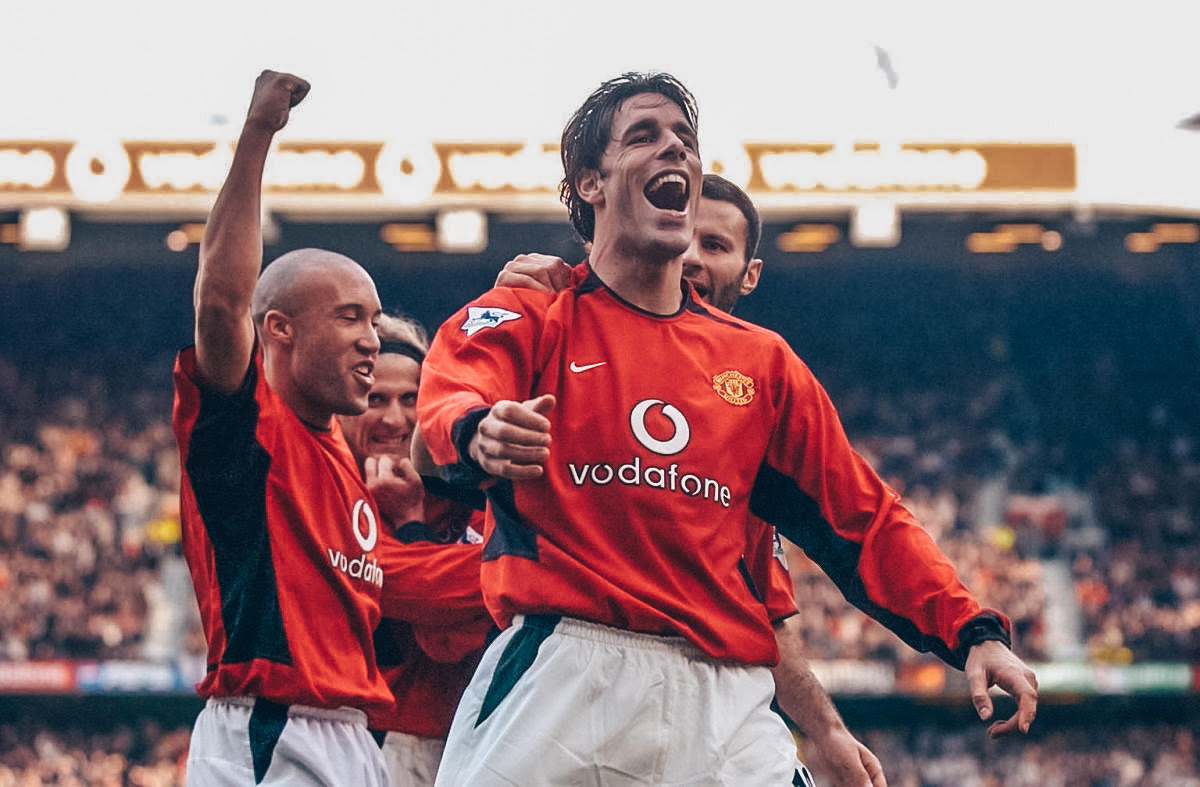aditya_reds's tweet photo. Ruud Van Nistelrooy @RvN1776 

Season 2002-03 will go down as one of the best seasons for any forward at United. A Prolific goal scorer scoring 44 times to inspire United to the Premiership title. 

PLAYED : 52 
GOALS : 44 
ASSITS : 8

Goals Breakdown
PL: 25 
UCL : 12
EFL : 1
FA CUP : 4
UCL Qualy : 2

3 Hat-Tricks 
Newcastle 5-3
Fulham 3-0
Charlton 4-1

Individual awards:
Premier League & UCL Golden Boot winner
Sir Matt Busby Player of the year
Premier League Player of the season
UEFA Club forward of the year

I have said it so many times, Beckham introduced me to United.. Ruud made me fall in love with it 😍
