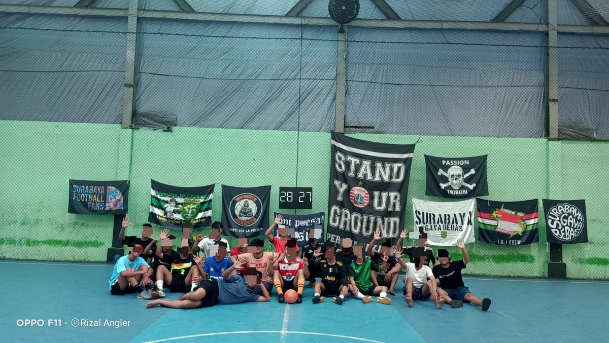 Ilhamramlan21's tweet photo. @Militan_Mbois27 Kmrn di jakarta sempet fun juga sama kawan kawan surabaya✋ https://t.co/9HOa0gHYxw