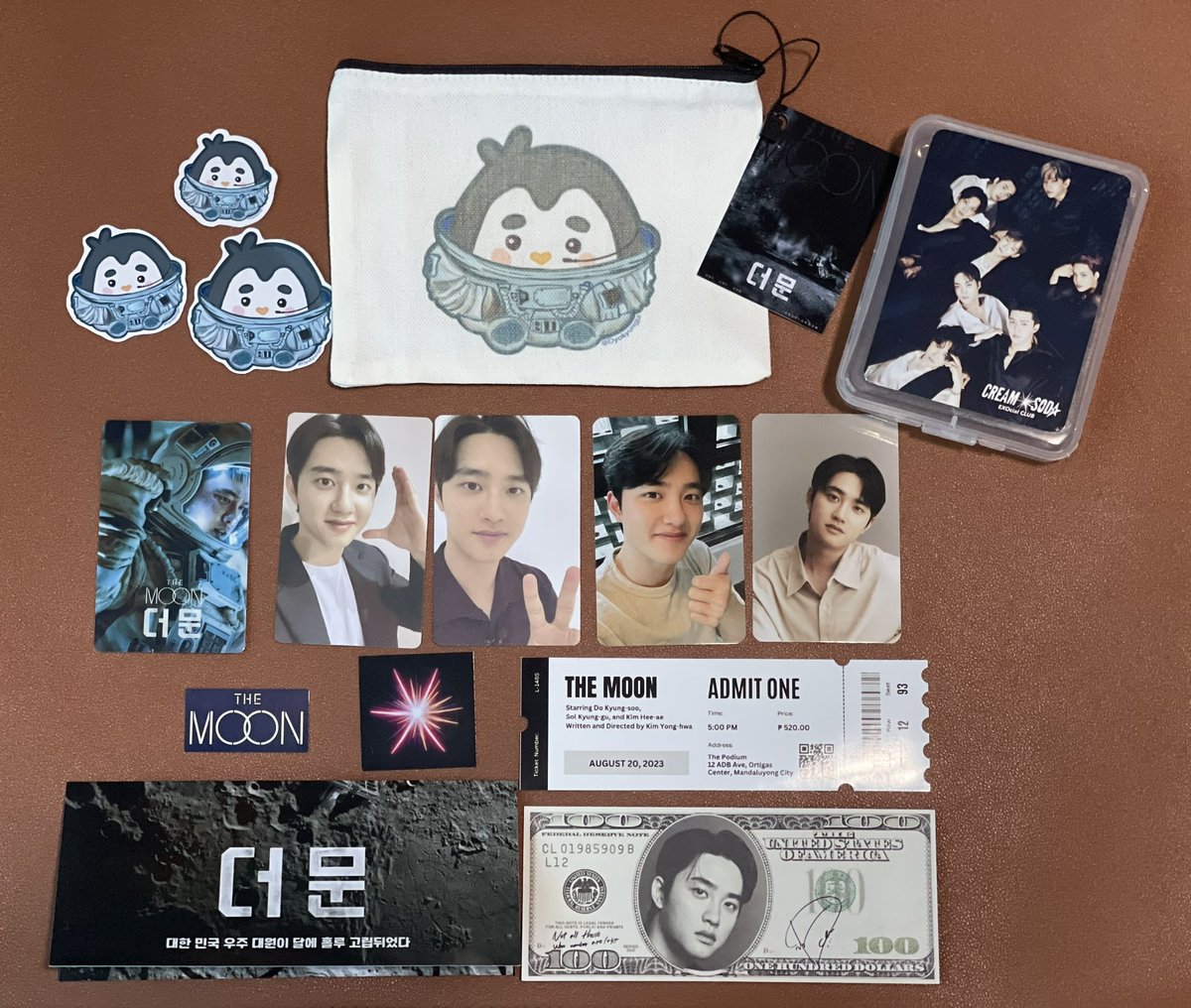 maisquishysoo's tweet photo. Had so much fun watching The Moon with EXO-L friends. Thank you to everyone for sharing your love for Soo.
@nikkio96 @e_xiu_only @__chae_  @dyokyungja @claraltan @ccandcp_ph @ksooheartsmile @cleyeol61 @melmanlovesdo @NamiTeruzaki @jilleonggi123  @byletsgetcrafty 
#TheMoonMoviePH https://t.co/hPWJoPyJeh