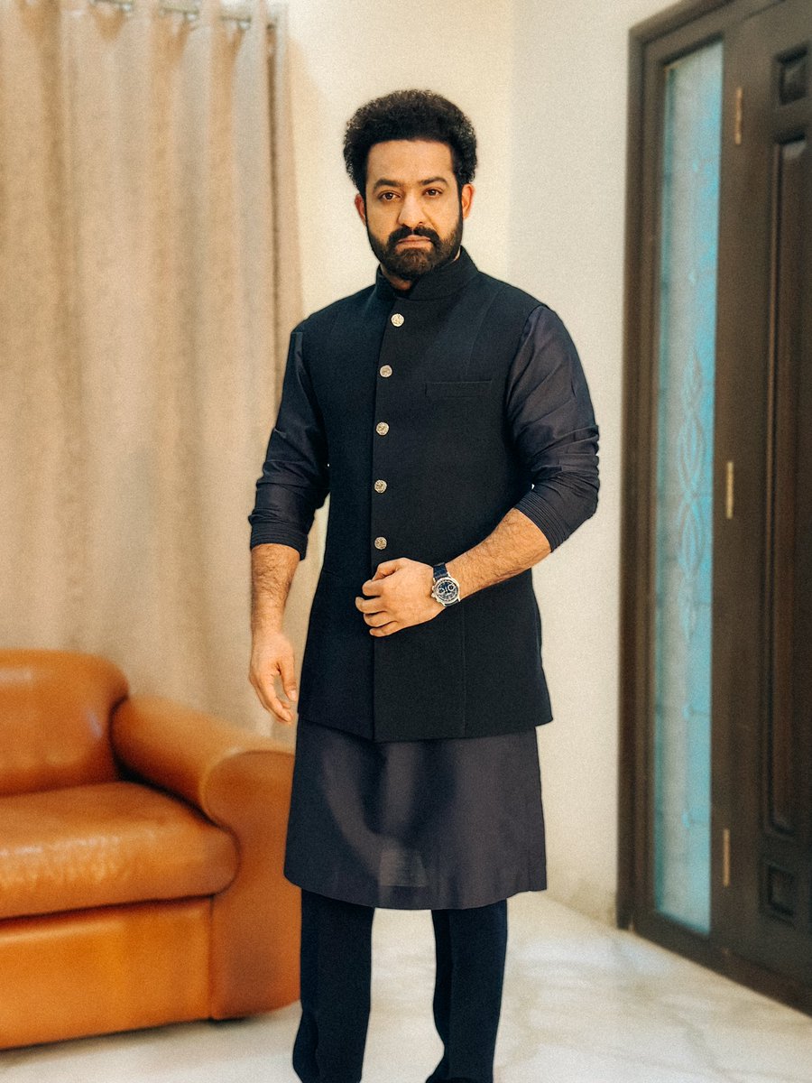 ashwinmawle's tweet photo. SUAVE 
@tarak9999 for a family event . 
Outfit - @ManishMalhotra 
Styled by - @ashwinmawle &amp; @hassankhanhak https://t.co/L0gCL6zF7b