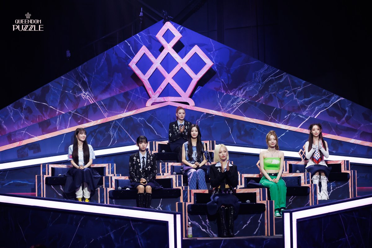 MnetKR's tweet image. [#퀸덤퍼즐] 최종회 비하인드 포토📷 #TOP7 ②

EL7Z UP 탄생의 순간! 
파이널 비하인드 포토 공개

#여름 #YEOREUM
#연희 #YEONHEE
#예은 #YEEUN
#EL7ZUP

걸그룹 최상의 조합을 완성하라! Mnet 〈퀸덤퍼즐〉 

#퀸덤퍼즐 #QUEENDOMPUZZLE #퀸덤 #Mnet #엠넷