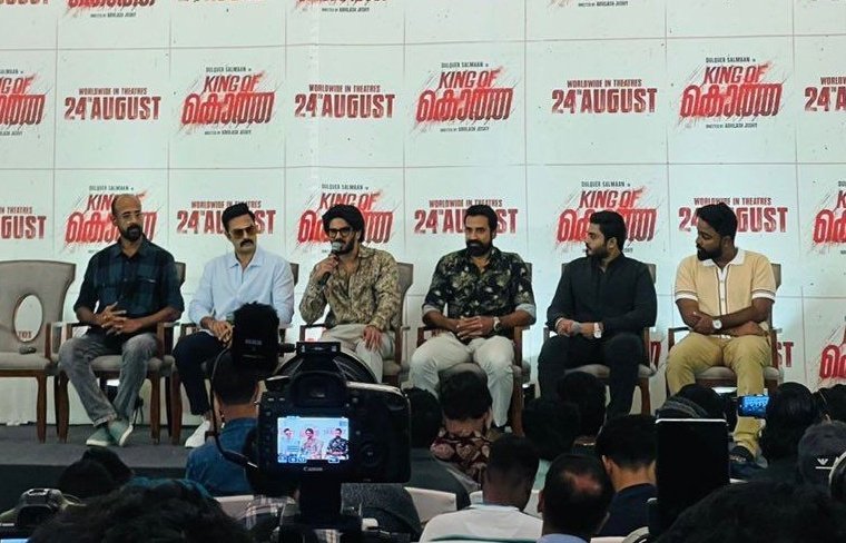 aswnk4's tweet photo. Latest 🙌

#KingOfKotha Press meet at Crown Plaza, Kochi 🔥

@dulQuer #DulquerSalmaan https://t.co/gZQKmwQYrm