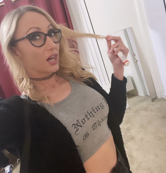 I&rsquo;m a cool mom 🥰😋   https://t.co/QBatfBLf8G  https://t.co/spVbp8Y5ND https://t.co/rRIPyaAt3S
