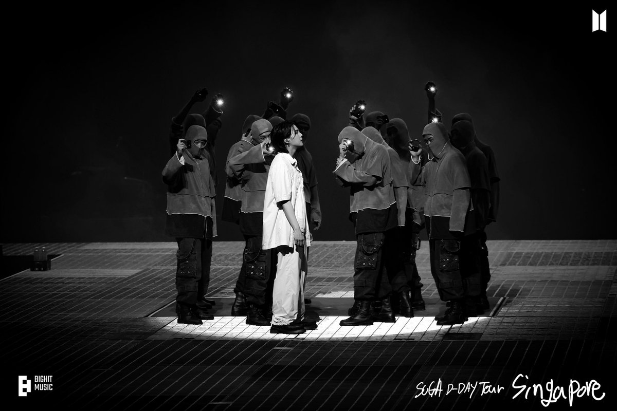 9394source's tweet photo. Weverse SUGA | AGUST D ‘D-DAY TOUR’ Stage Photo Sketch

🔗 https://t.co/JESWa4tf51

[1/3]
#방탄소년단슈가 #SUGA #슈가 #BTSSUGA #シュガ #AGUSTD https://t.co/IWnNdFBkrT