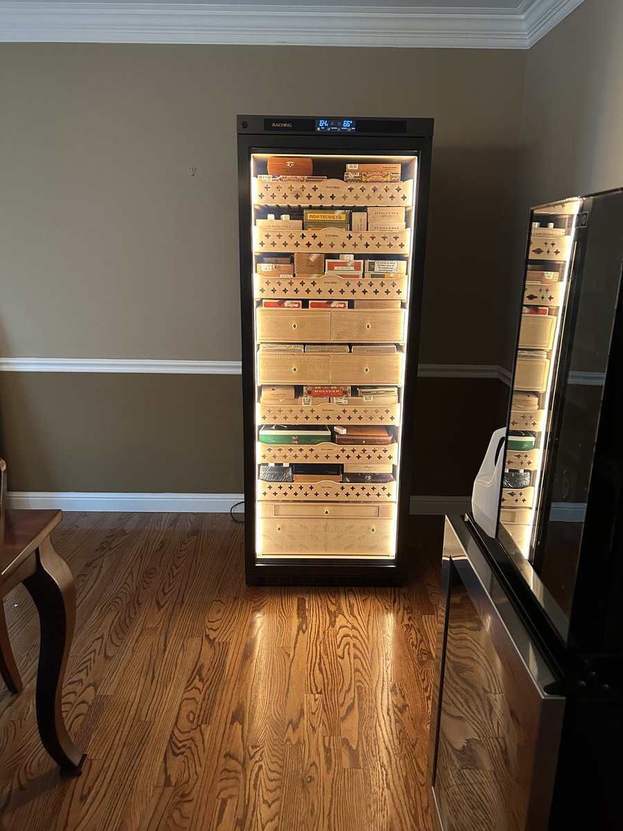 RachingOfficial's tweet photo. Sharing from users in the discord group. It's amazing many people recommend our product on their own without our realizing it, and they agree that the advantages of our product are so obvious that they have no reason to recommend it to other cigar smokers
#rachingcigarhuimdor https://t.co/cxHCAYpPTn