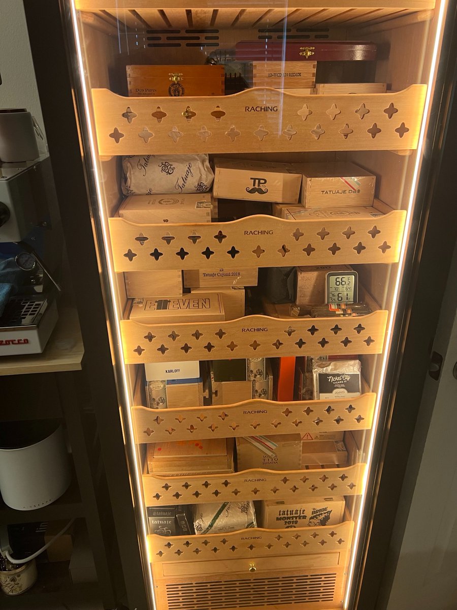 RachingOfficial's tweet photo. Sharing from users in the discord group. It's amazing many people recommend our product on their own without our realizing it, and they agree that the advantages of our product are so obvious that they have no reason to recommend it to other cigar smokers
#rachingcigarhuimdor https://t.co/cxHCAYpPTn