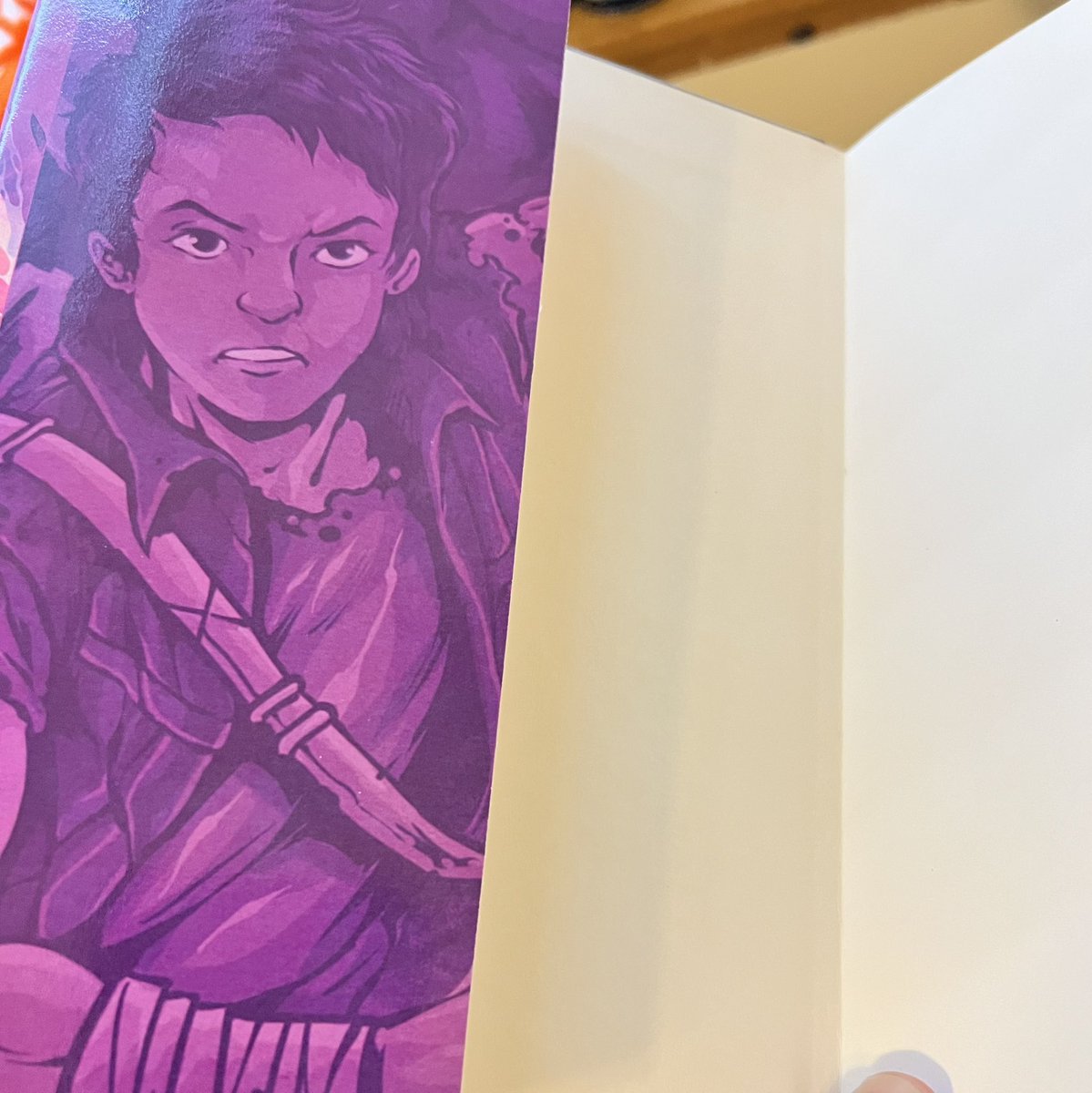 ChamnolCheng's tweet photo. Hardcover flaps. https://t.co/PeAaqzDNBR