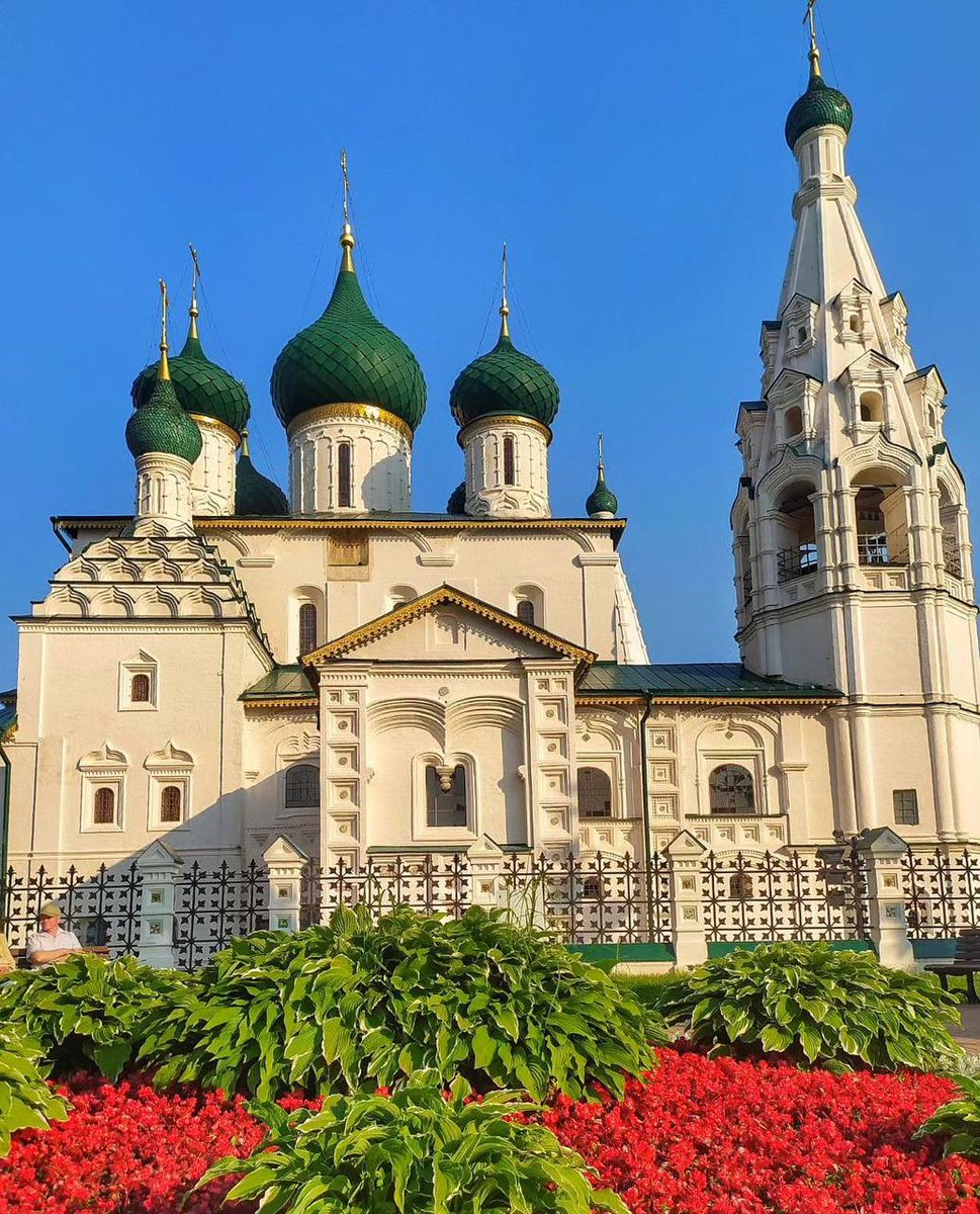 MatreshkaRF's tweet image. #Yaroslavl is a Russian city, northeast of #Moscow. It's part of the Golden Ring group of ancient towns. On the grounds of the 12th-century Spaso-Preobrazhensky (Savior Transfiguration) Monastery, the golden-domed Transfiguration Church has 16th-century frescoes. A must visit ❤️